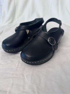 Calou RARE Medium 2" Heel Women’s Black Leather Buckle Clog Mules 37